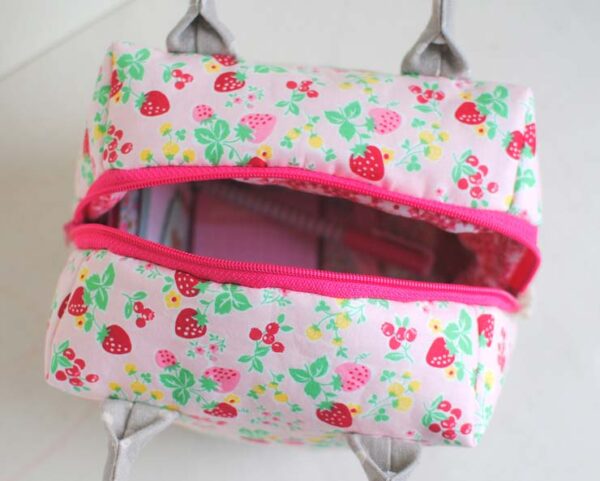 Enjoy the Sewing :: A Strawberry Ellie Travel Case by Fabric Mutt ...