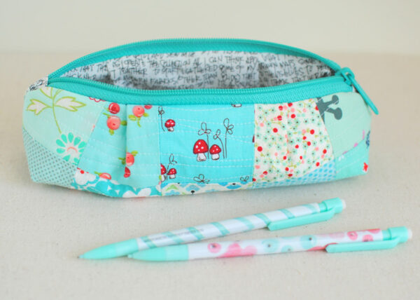 The Curvy Top Pencil Pouch {Free Pattern} - Clover & Violet