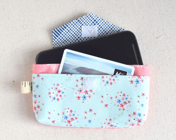 The Phoebe Phone & ID Case {Free Pattern} - Clover & Violet