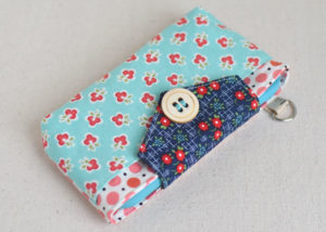 The Phoebe Phone & ID Case {Free Pattern} - Clover & Violet